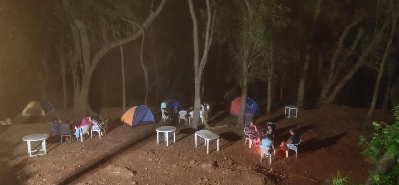 Hilltone Veg Non Veg Matheran Hotel Buitenkant foto