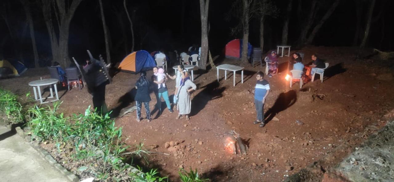 Hilltone Veg Non Veg Matheran Hotel Buitenkant foto